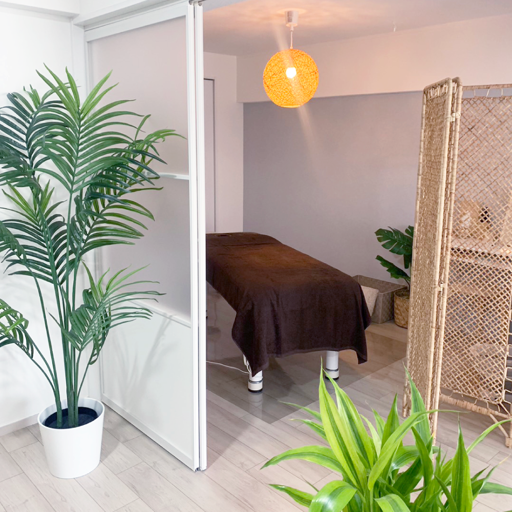 西宮・苦楽園のリラクゼーション・ヘッドスパサロンALANAのの施術ルーム写真