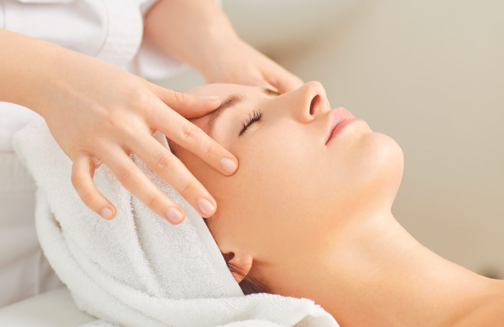 西宮・苦楽園のリラクゼーション・ヘッドスパサロンALANA フェイシャルエステ・セルマン施術写真